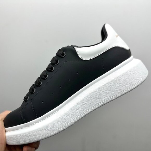 Alexander McQueen Womens Sneakers in Black - Picture 2 of 6